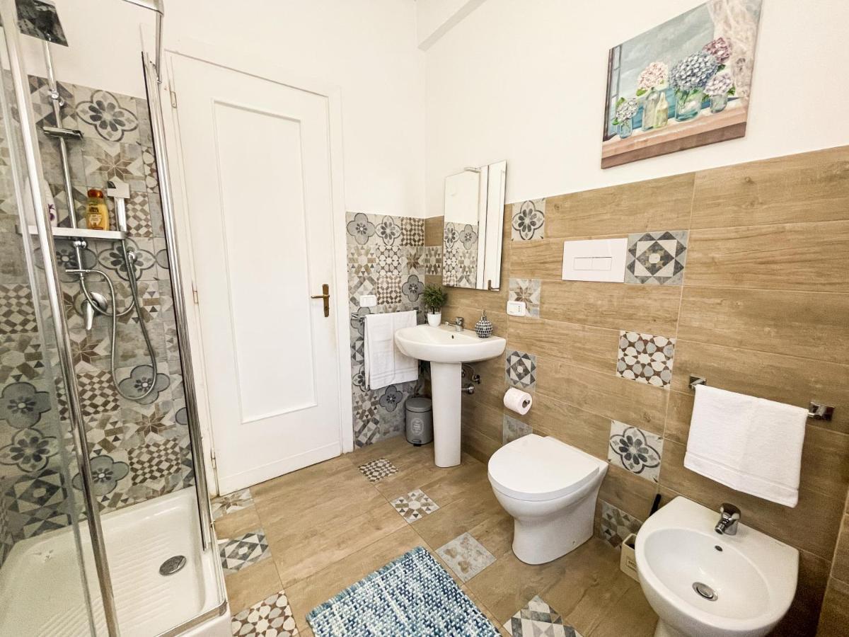 Al Politeama Rooms B&B Palermo Bagian luar foto
