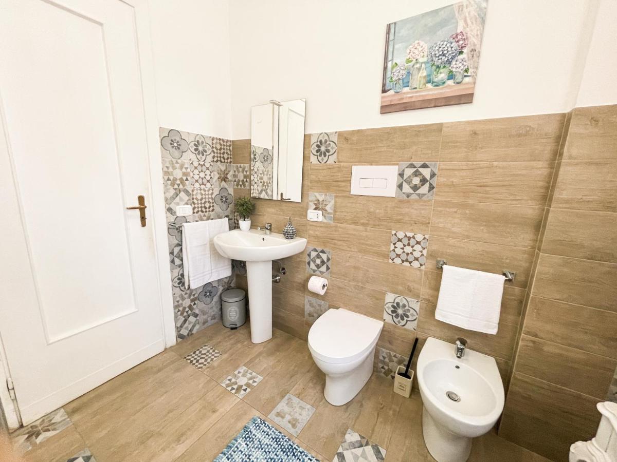 Al Politeama Rooms B&B Palermo Bagian luar foto