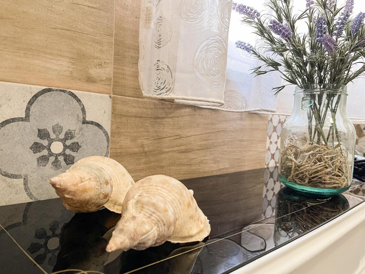 Al Politeama Rooms B&B Palermo Bagian luar foto