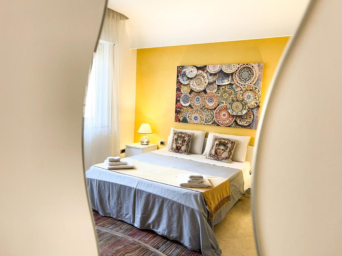 Al Politeama Rooms B&B Palermo Bagian luar foto