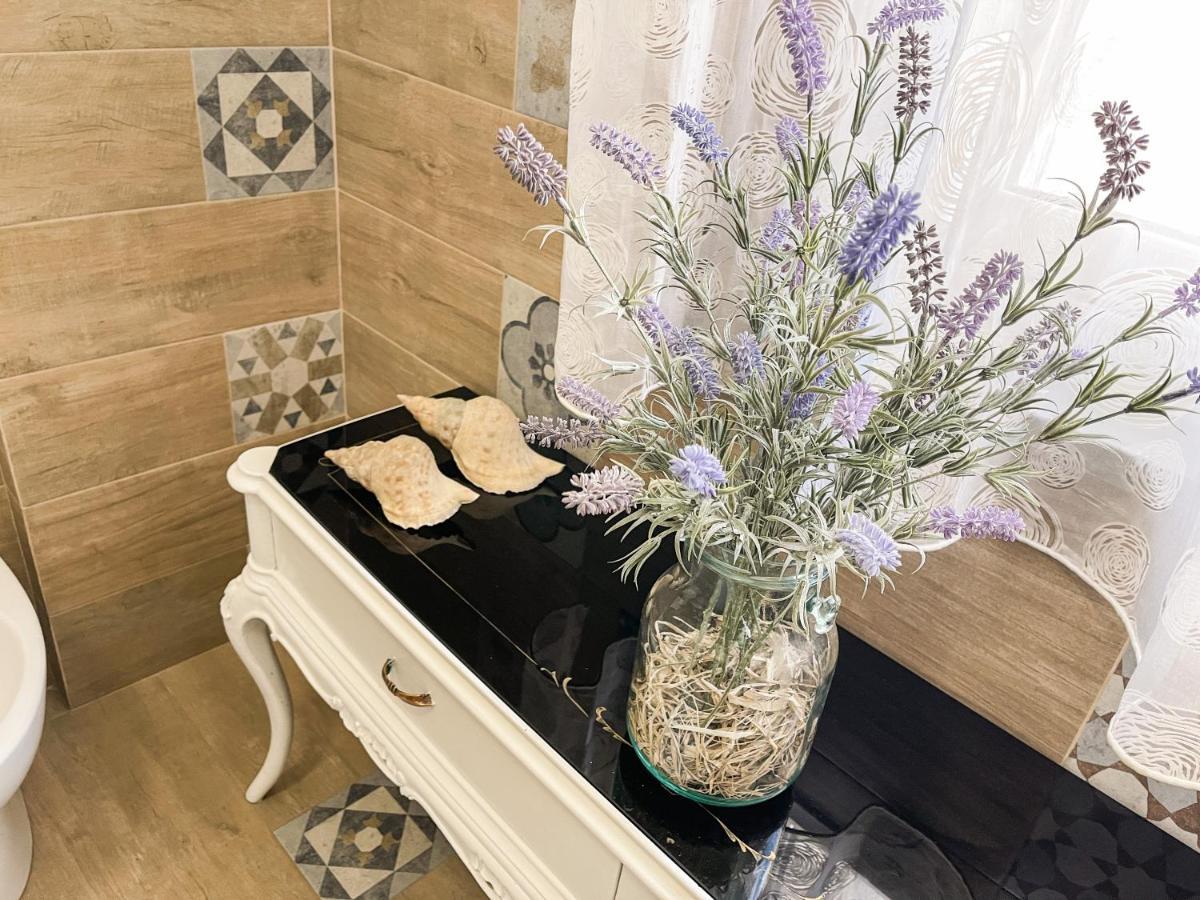 Al Politeama Rooms B&B Palermo Bagian luar foto