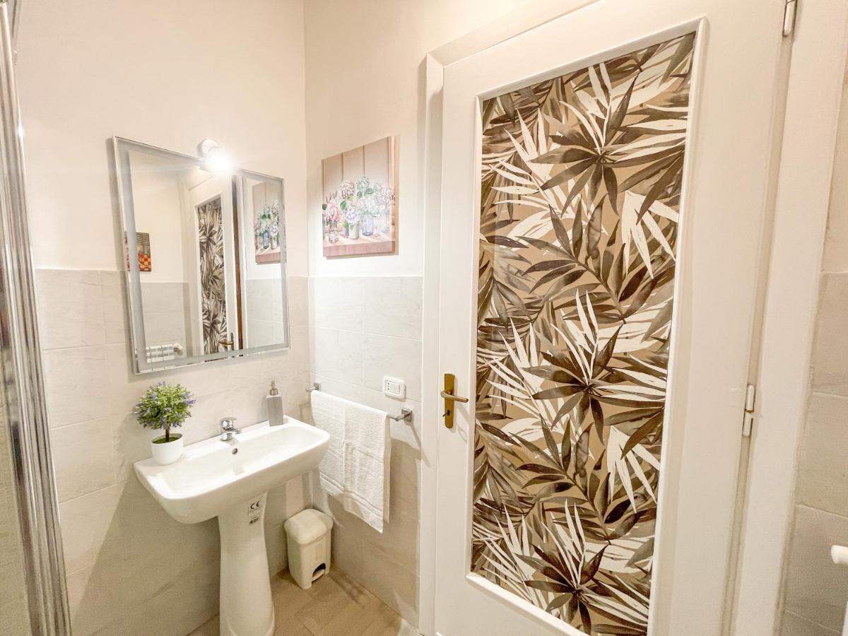 Al Politeama Rooms B&B Palermo Bagian luar foto